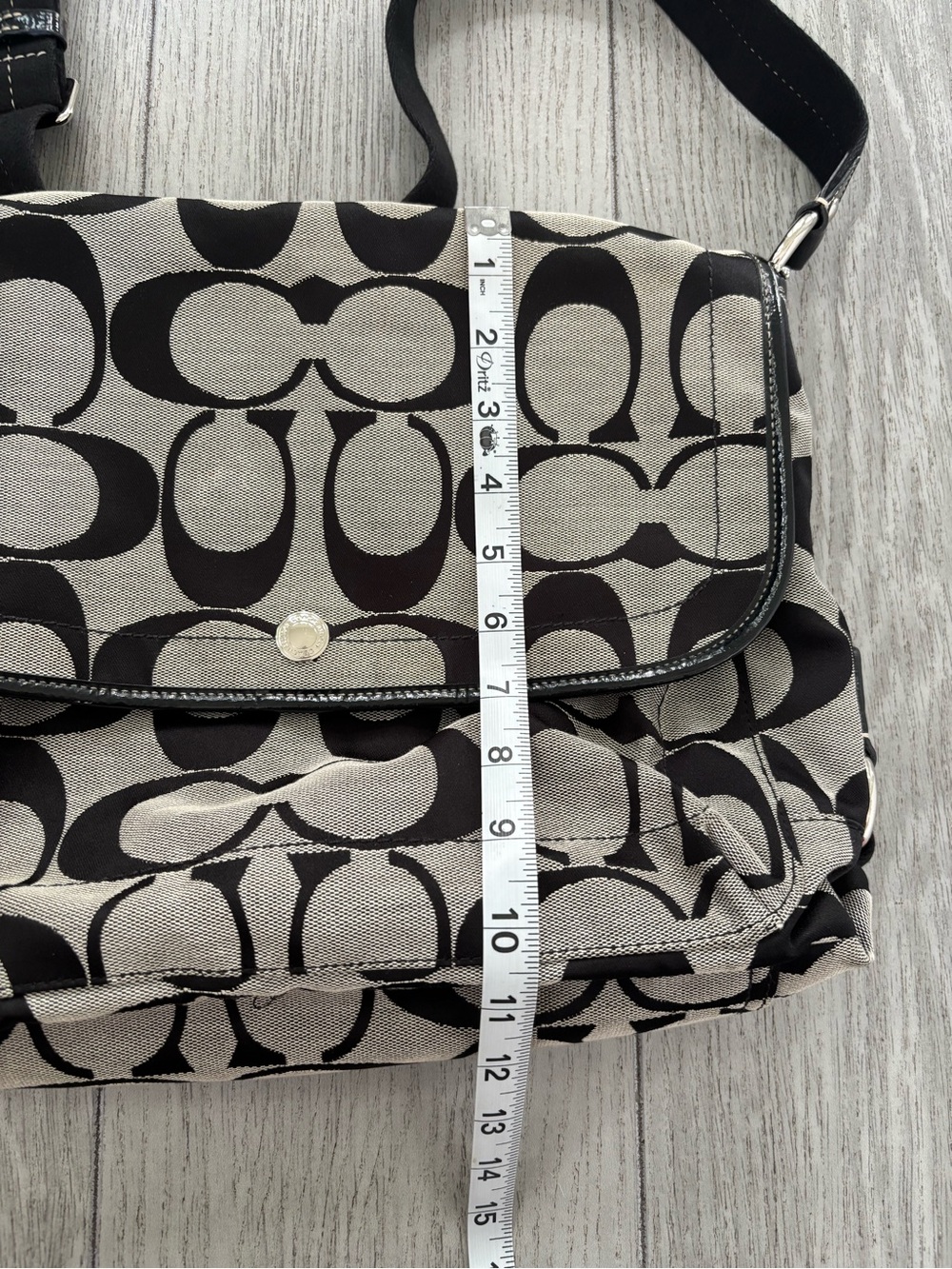 Coach messenger bag in black jacquard. EUC. - Picture 11 of 13